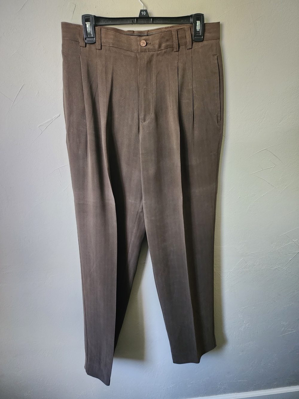 Tommy Bahama Brown Pleated Dress Slacks Size 32